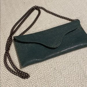 artisan design and color clutch